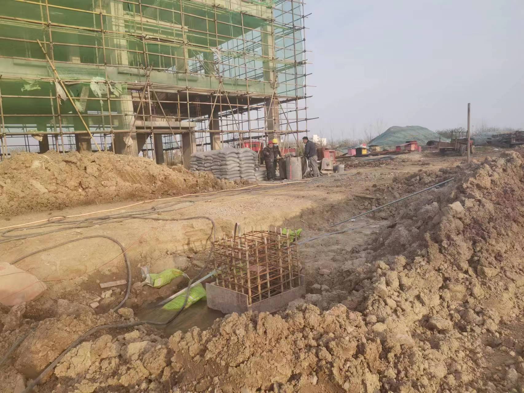 红岗当桥梁出现裂缝的时候应该及时加固修补